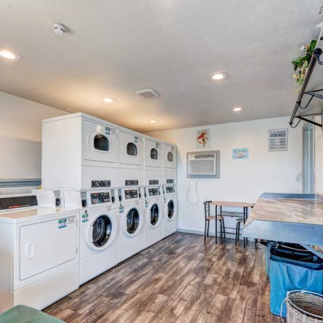 laundry room dayton tx